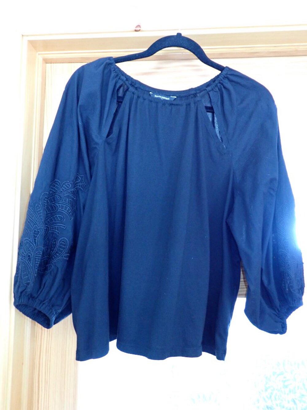 Banana Republic black balloon sleeve blouse - medium - Picture 10 of 13